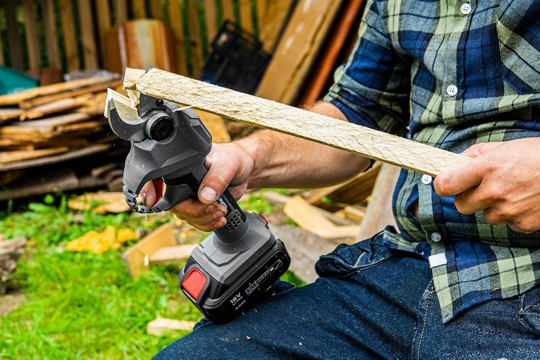 HomeHaven™ 3 in 1 Telescoping Chainsaw
